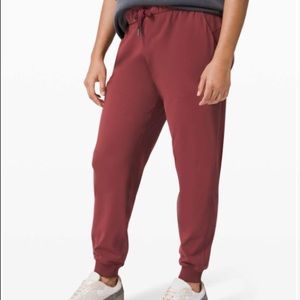 Lululemon On The Fly Jogger 28”